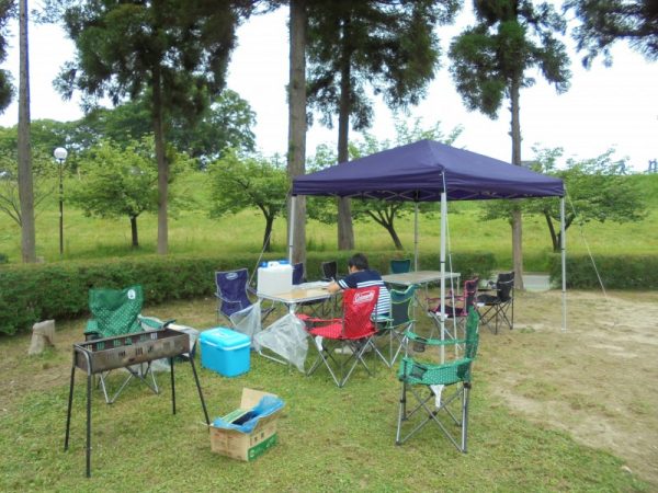 バーベキュー 庄内緑地公園 みんなが来るまで代表者はひたすら待つ バーベキュー 地鎮祭 竣工式 各種式典なら愛知 岐阜の神祭サービス 全国対応